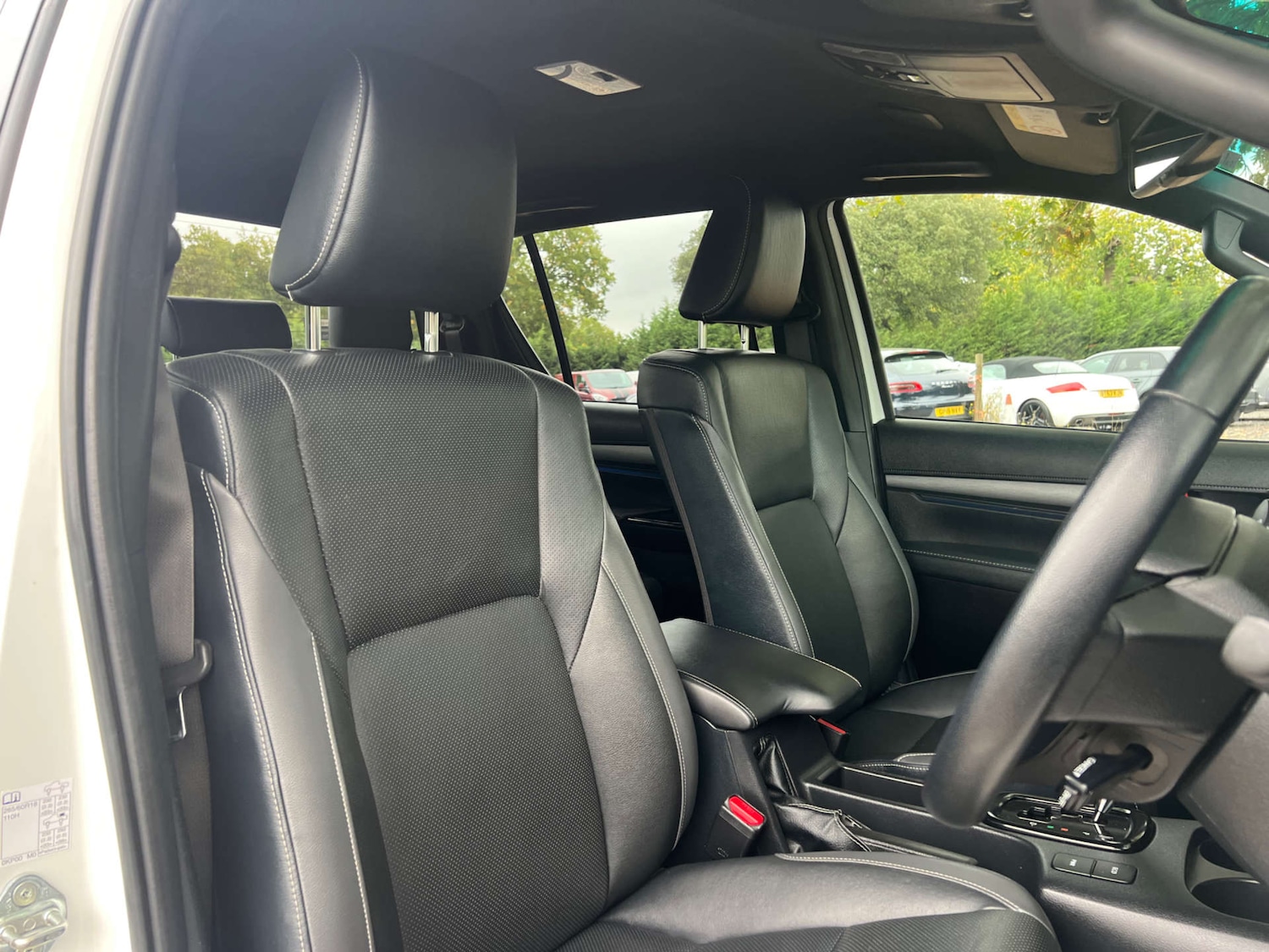 Used Toyota Hilux 2023 for sale - 76601023: Photo 7