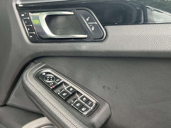 Used Porsche Macan 2018 for sale - 74857845: Photo 48