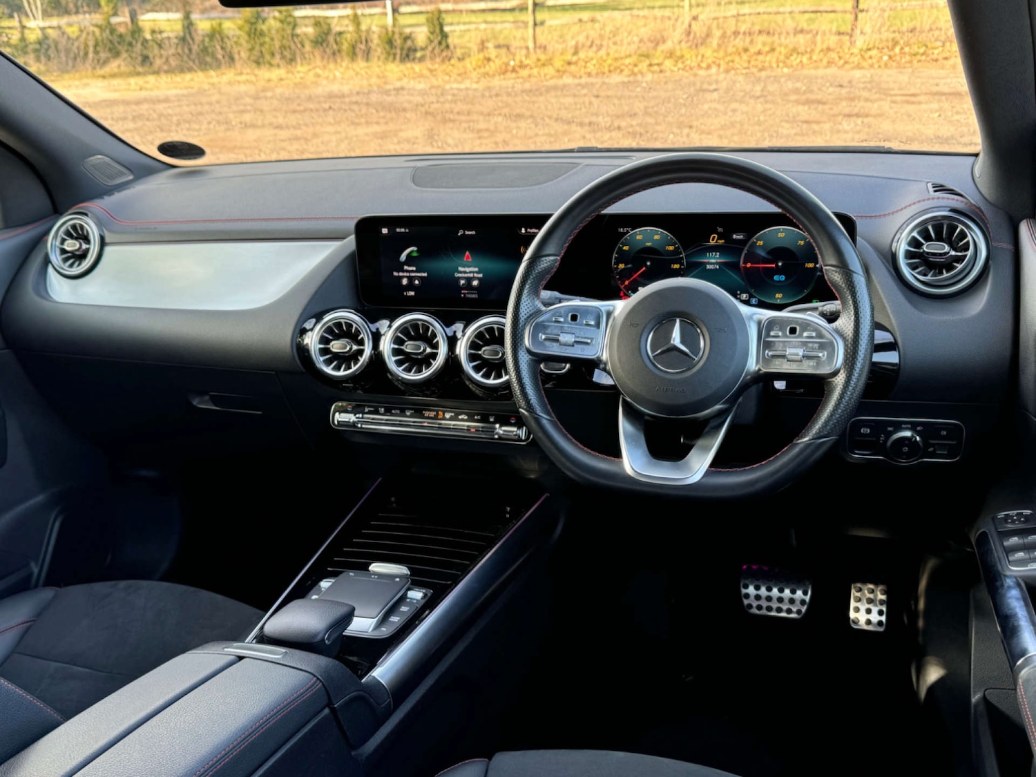 Used Mercedes-Benz EQA 2022 for sale - 76713385: Photo 2