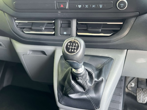 Used Ford Transit Custom 2024 for sale - 76277503: Photo 38