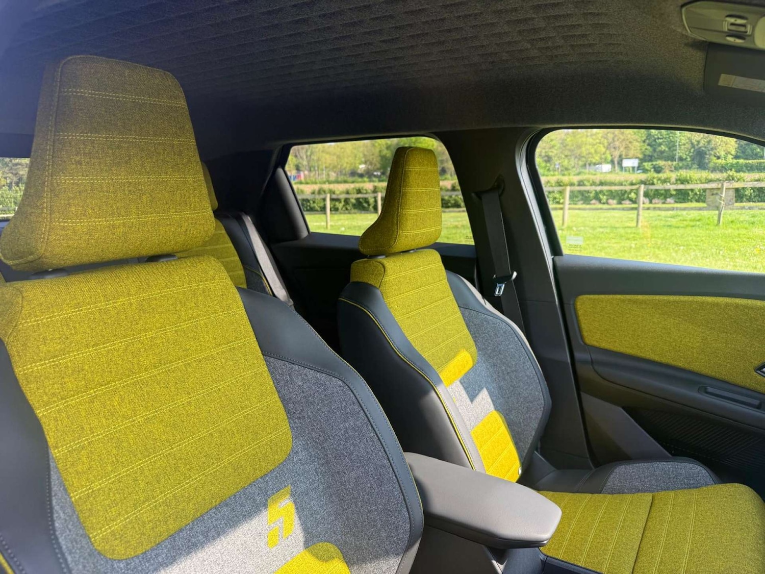 Used Renault 5 2025 for sale - 77693809: Photo 2