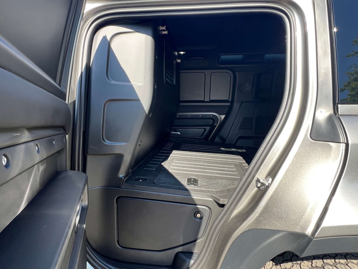 Used Land Rover Defender 2024 for sale - 76553714: Photo 13