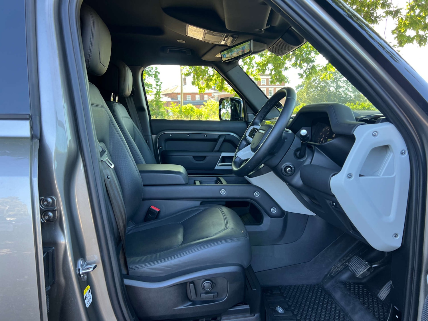 Used Land Rover Defender 2024 for sale - 76553714: Photo 25