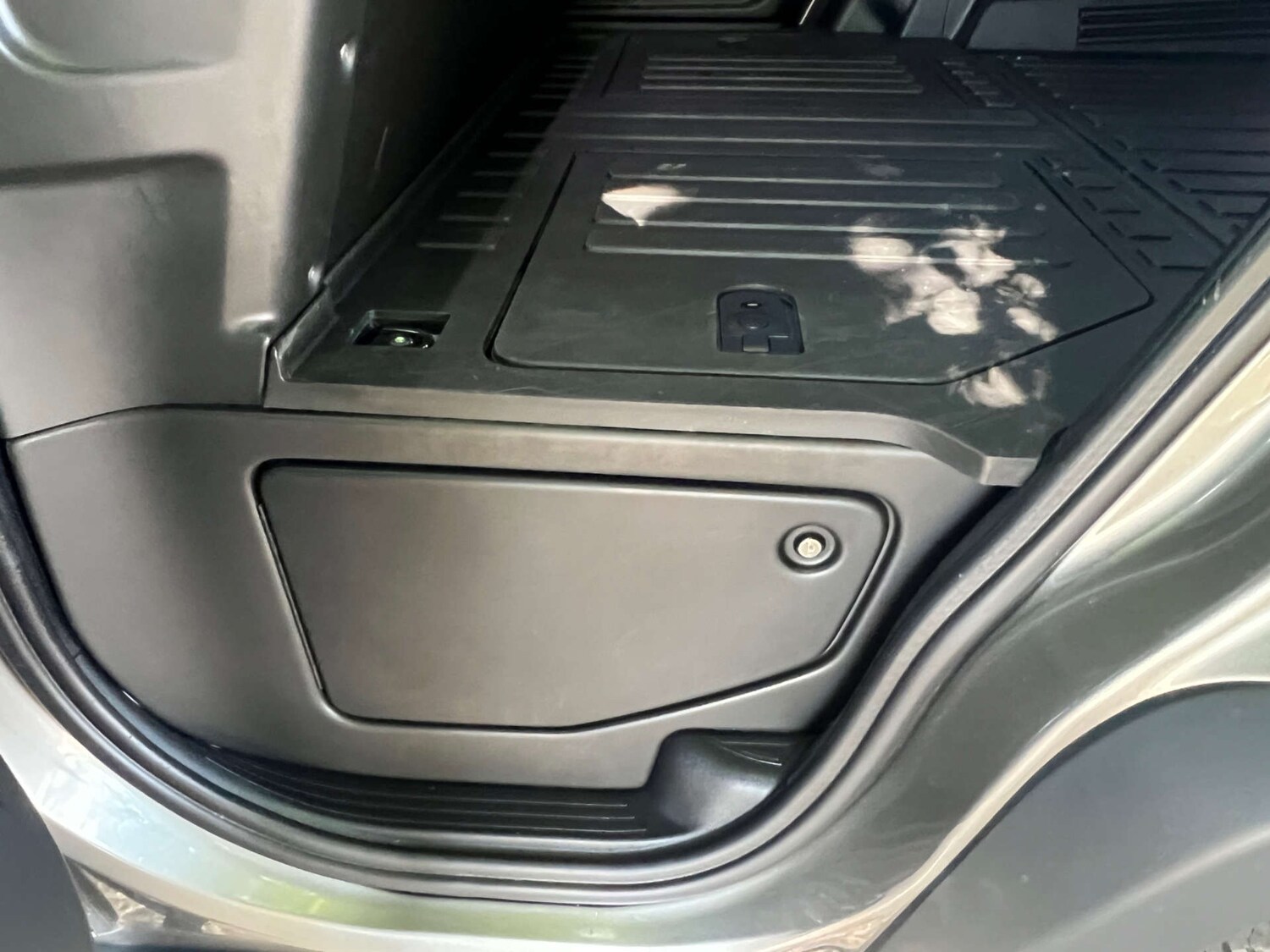 Used Land Rover Defender 2024 for sale - 76553714: Photo 32