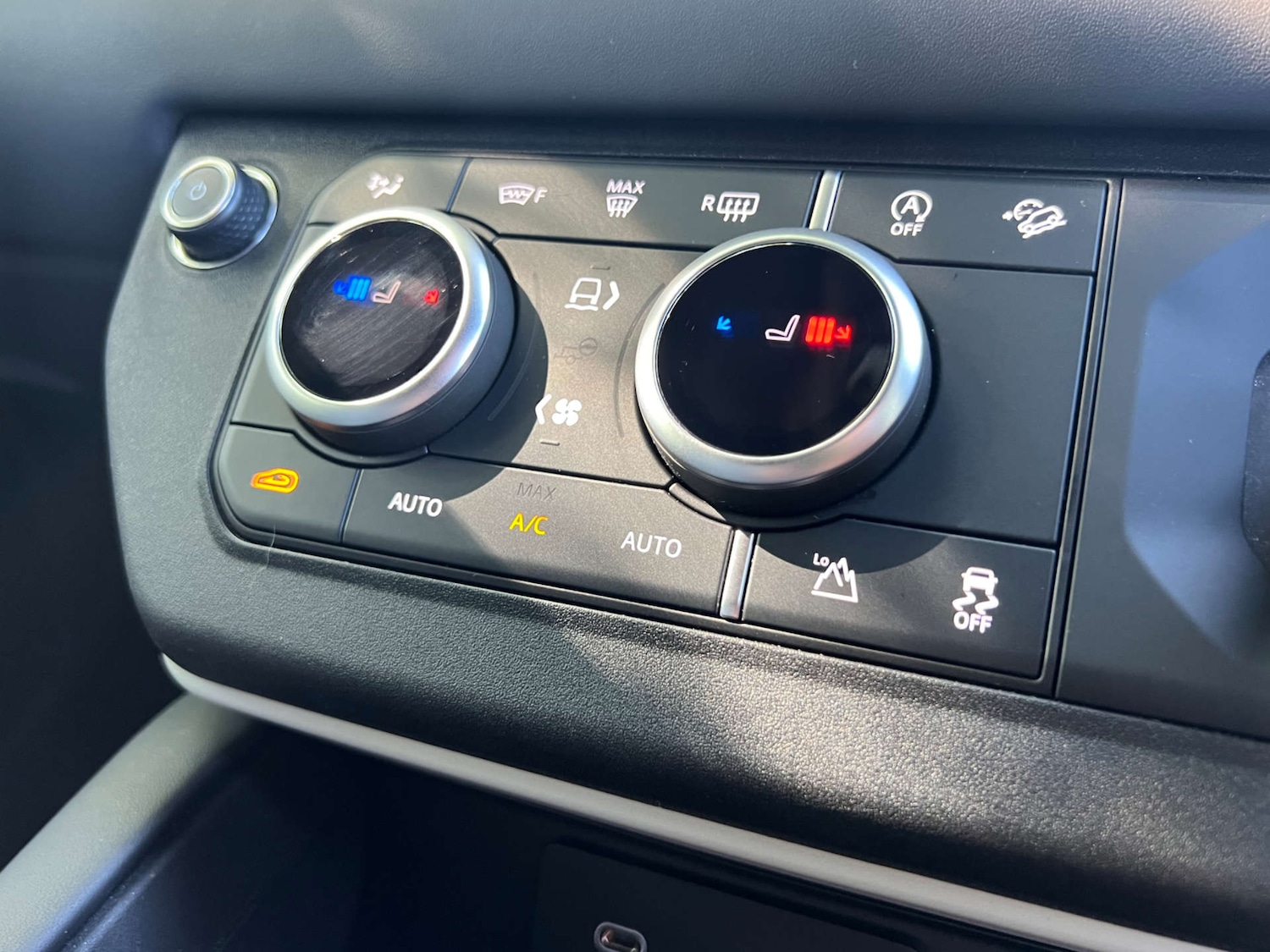 Used Land Rover Defender 2024 for sale - 76553714: Photo 44