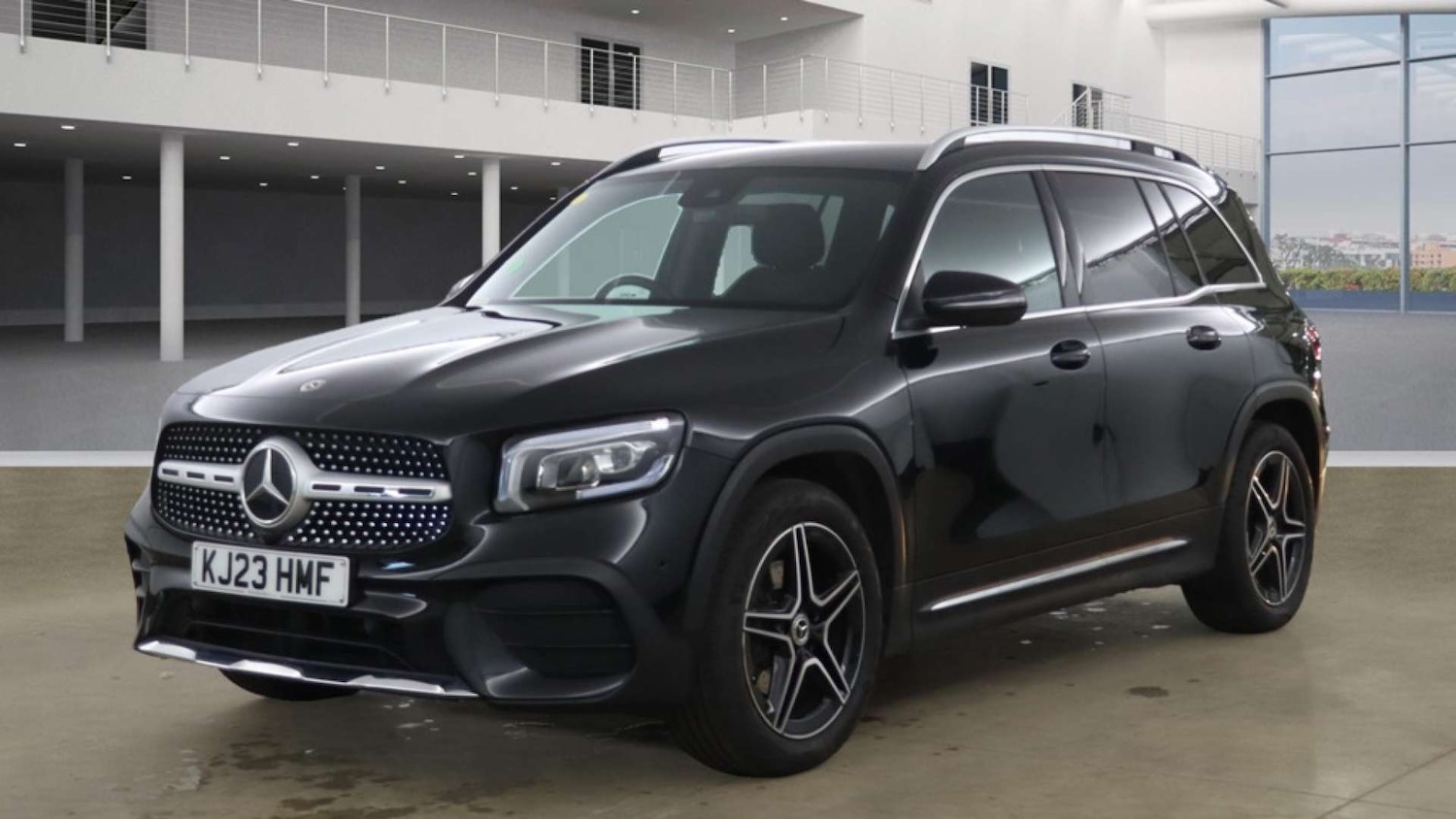 Used Mercedes-Benz GLB 2023 for sale - 76744020: Photo 2