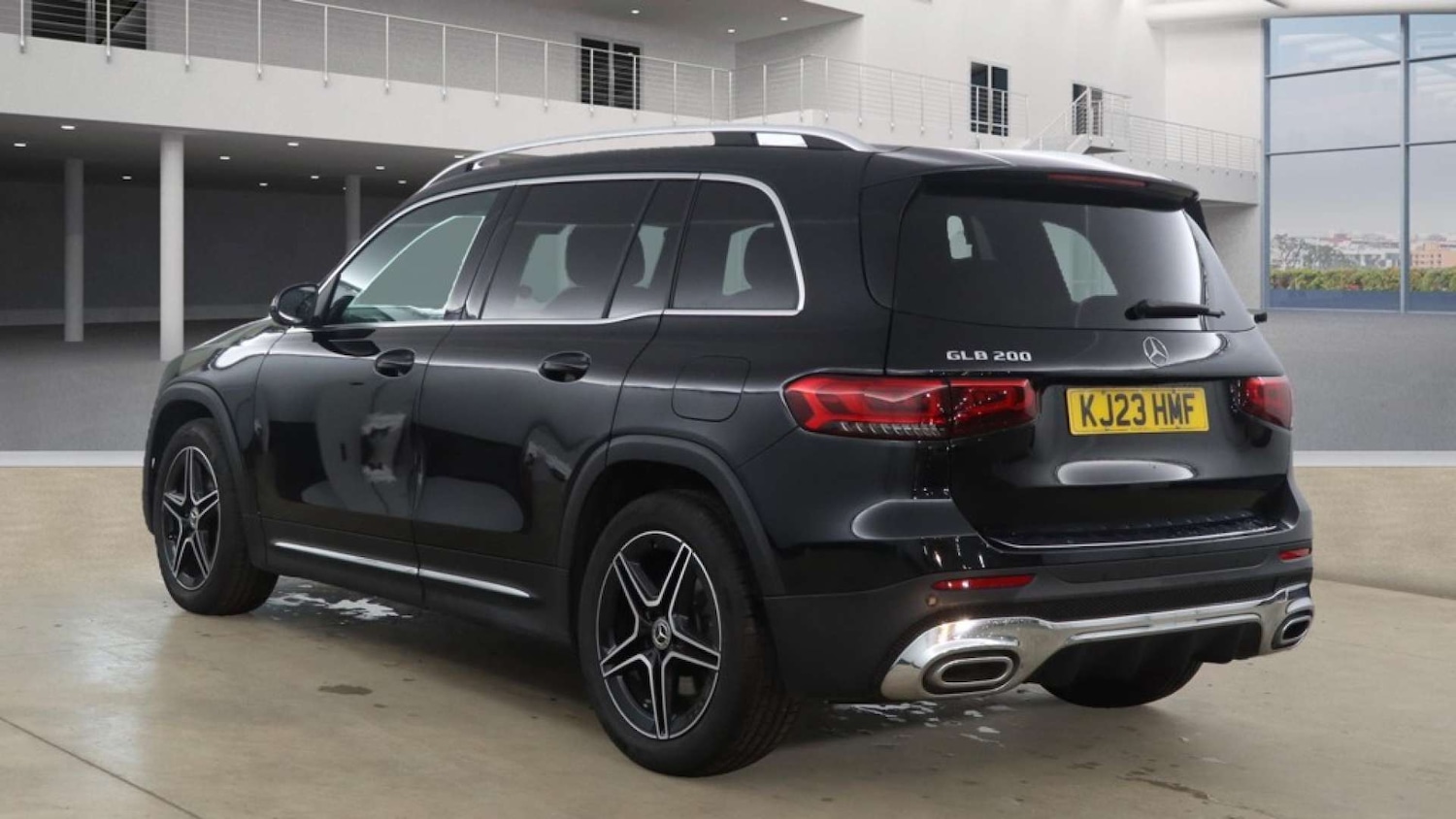 Used Mercedes-Benz GLB 2023 for sale - 76744020: Photo 4