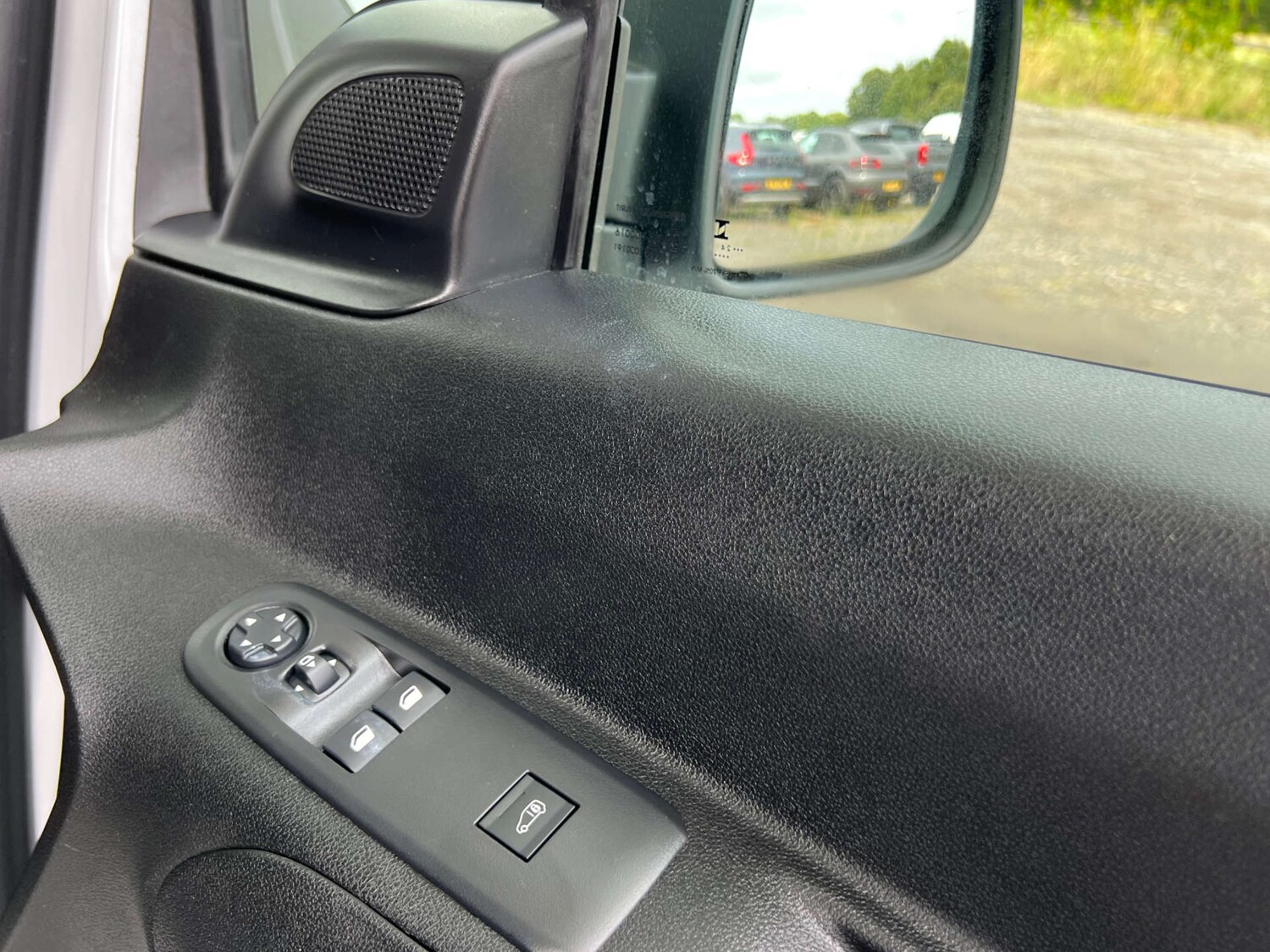 Vehicle 29