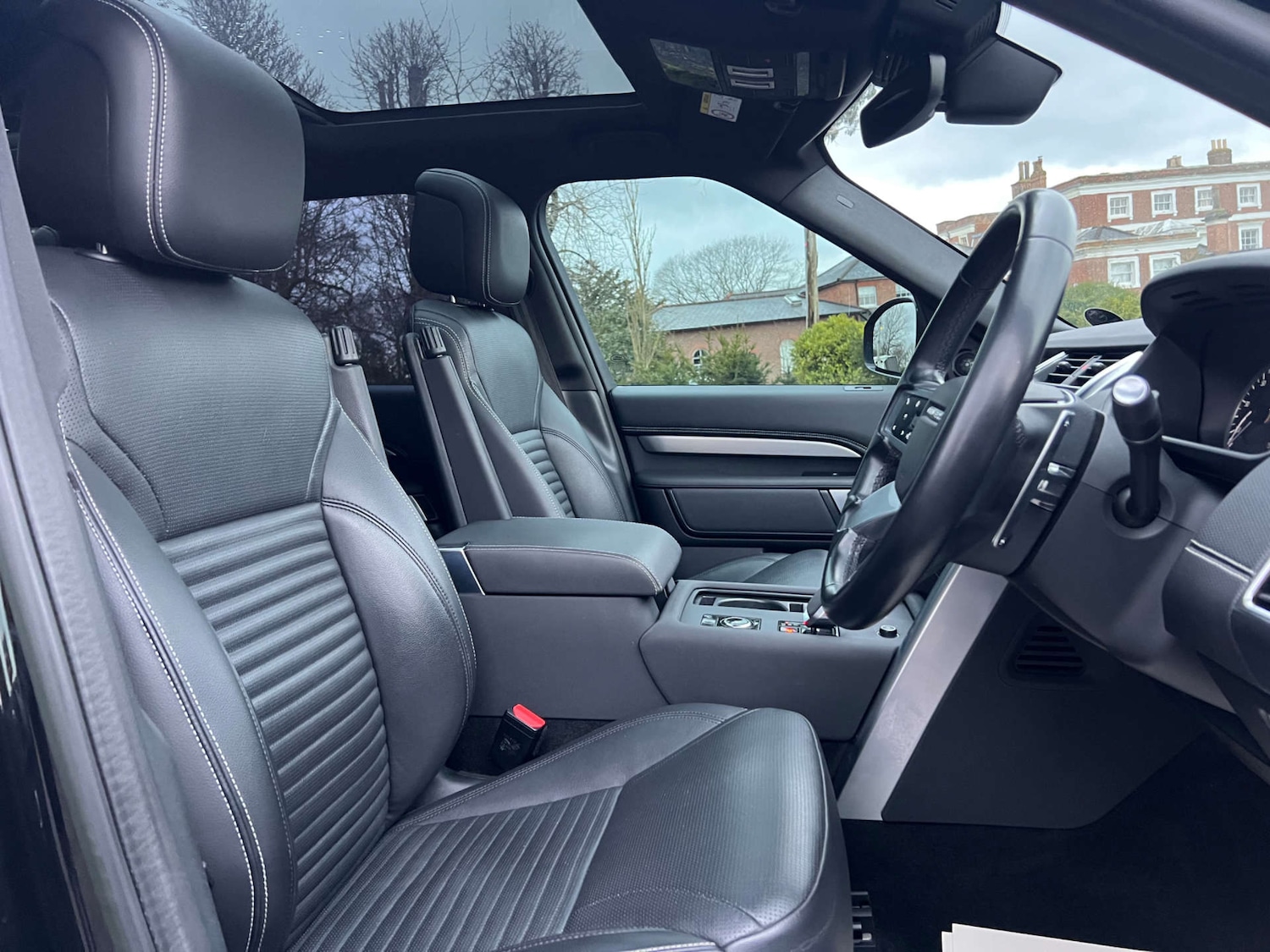 Used Land Rover Discovery 2022 for sale - 77137393: Photo 43