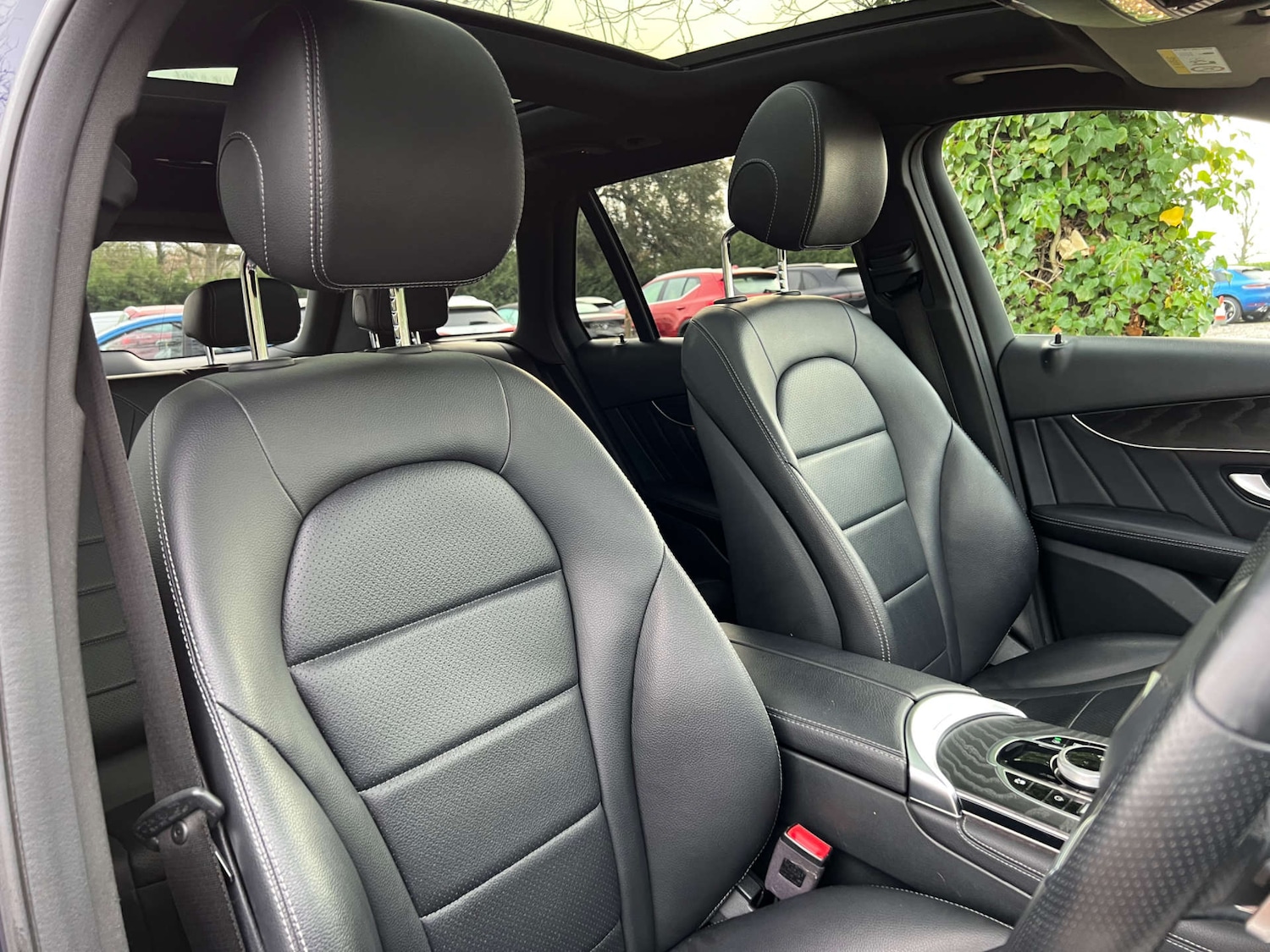 Used Mercedes-Benz GLC 2019 for sale - 76948229: Photo 8