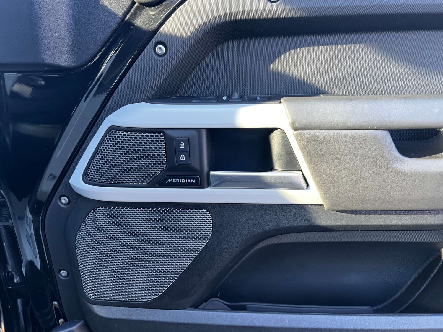 Used Land Rover Defender 2024 for sale - 77681308: Photo 28