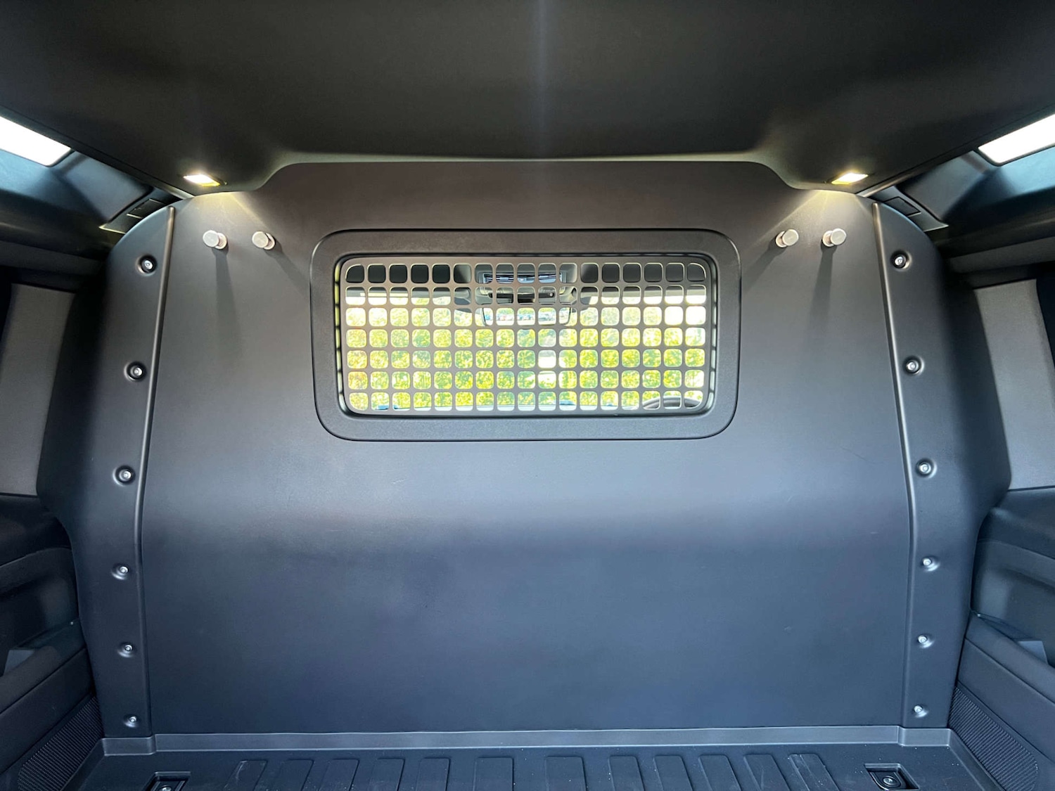 Used Land Rover Defender 2024 for sale - 77681308: Photo 46