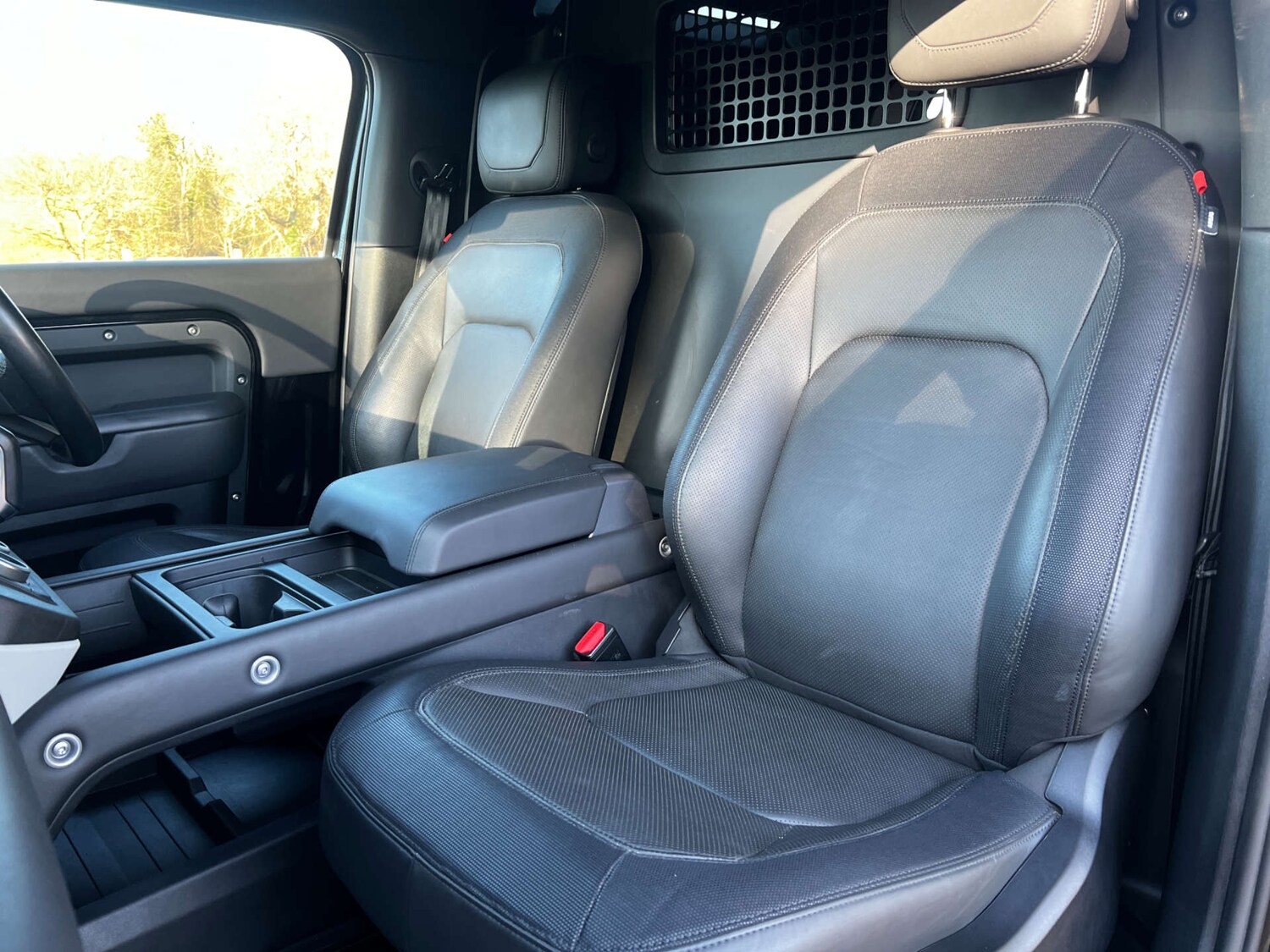 Used Land Rover Defender 2024 for sale - 77681308: Photo 53