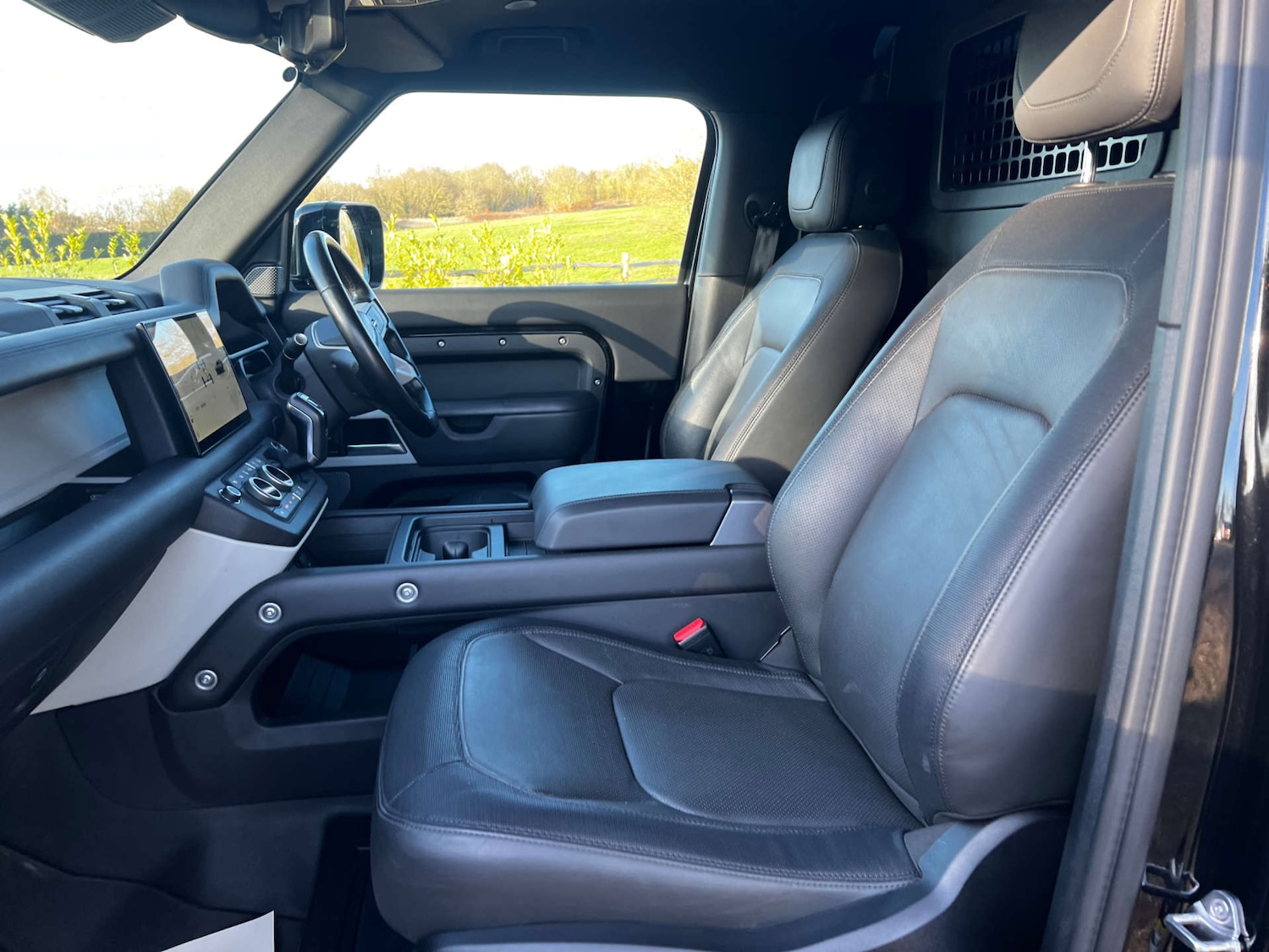 Used Land Rover Defender 2024 for sale - 77681308: Photo 54