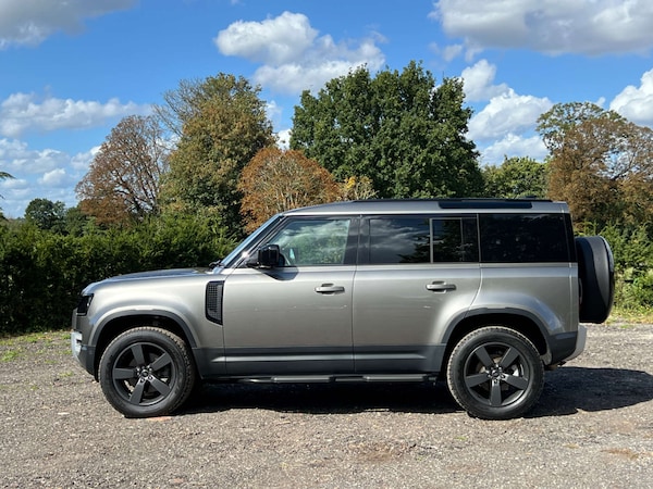 Used Land Rover Defender 2024 for sale - 76277502: Photo 11