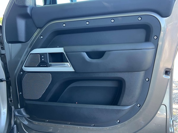 Used Land Rover Defender 2024 for sale - 76277502: Photo 22