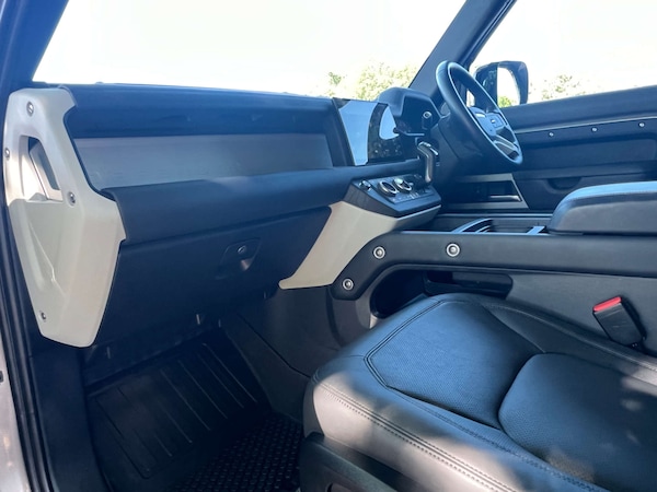 Used Land Rover Defender 2024 for sale - 76277502: Photo 35