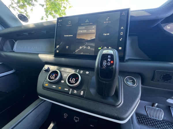 Used Land Rover Defender 2024 for sale - 76277502: Photo 38