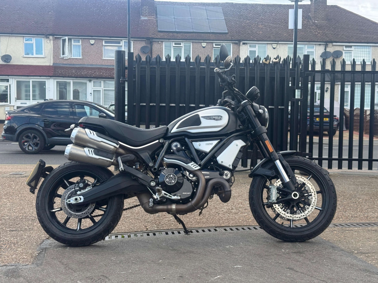 Ducati SCRAMBLER 1100 PRO DARK