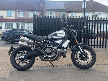 Used Ducati SCRAMBLER 1100 PRO DARK 2023 for sale - bike-78272773: Photo