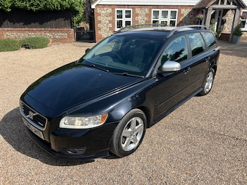 Used Volvo V50 2010 for sale - 79481343: Photo