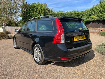 Used Volvo V50 2010 for sale - 79481343: Photo