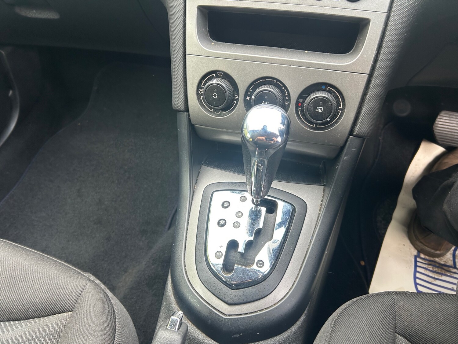 Used Peugeot 308 2010 for sale - 76422156: Photo 8