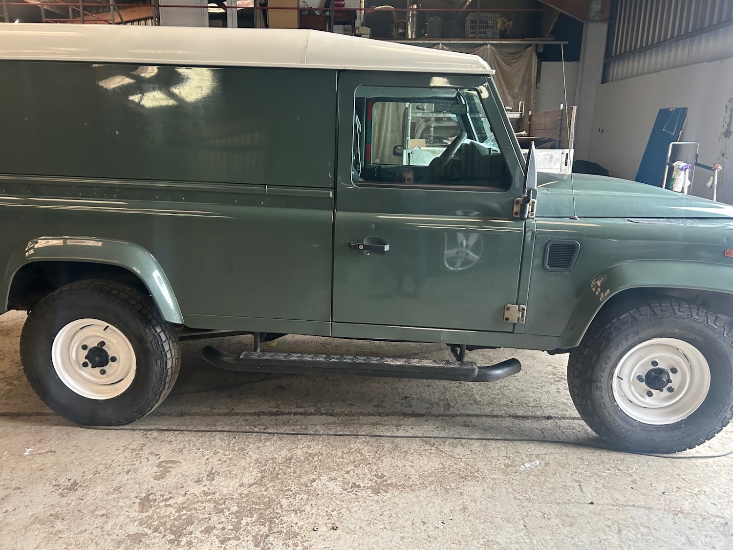 Used Land Rover Defender 2016 for sale - 77562622: Photo 5