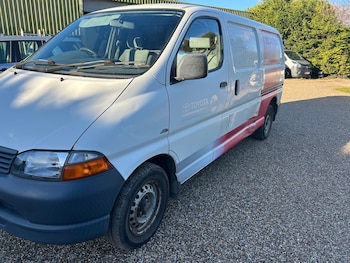 Toyota HiAce feature image