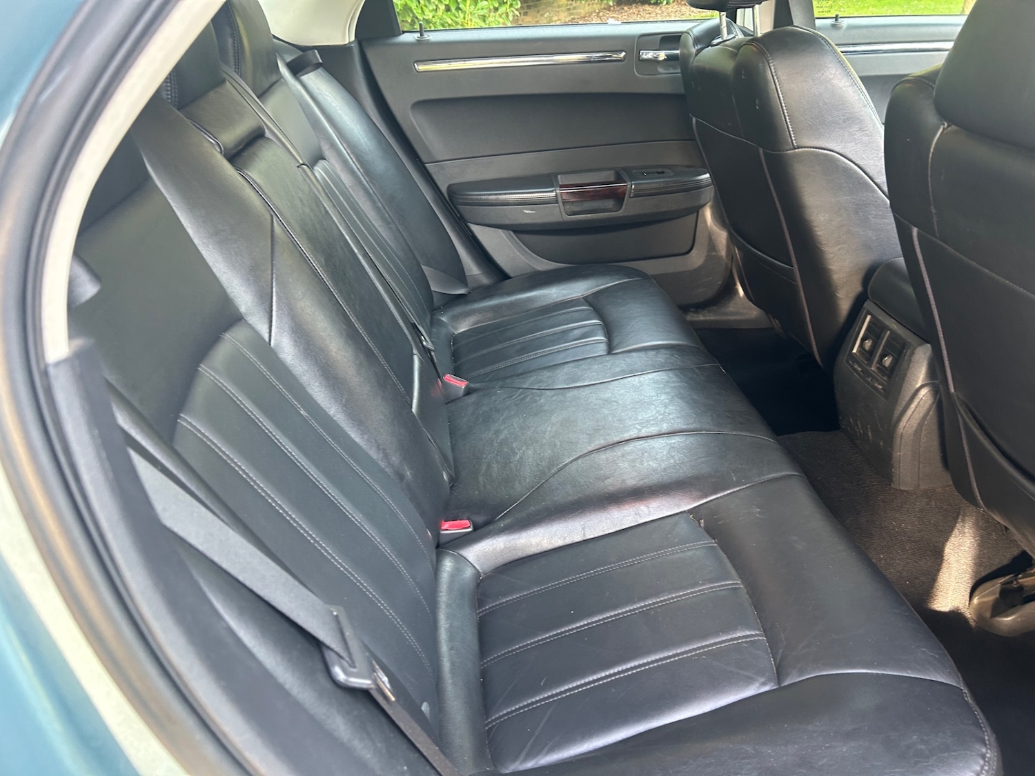 Used Chrysler 300C 2010 for sale - 77712824: Photo 7