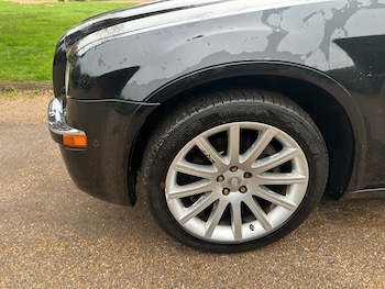 Used Chrysler 300C 2010 for sale - 77324013: Photo