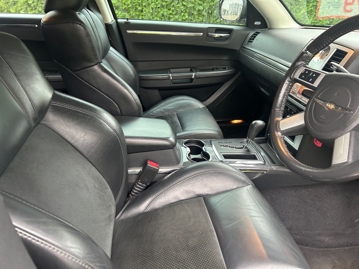 Used Chrysler 300C 2010 for sale - 77324013: Photo 8