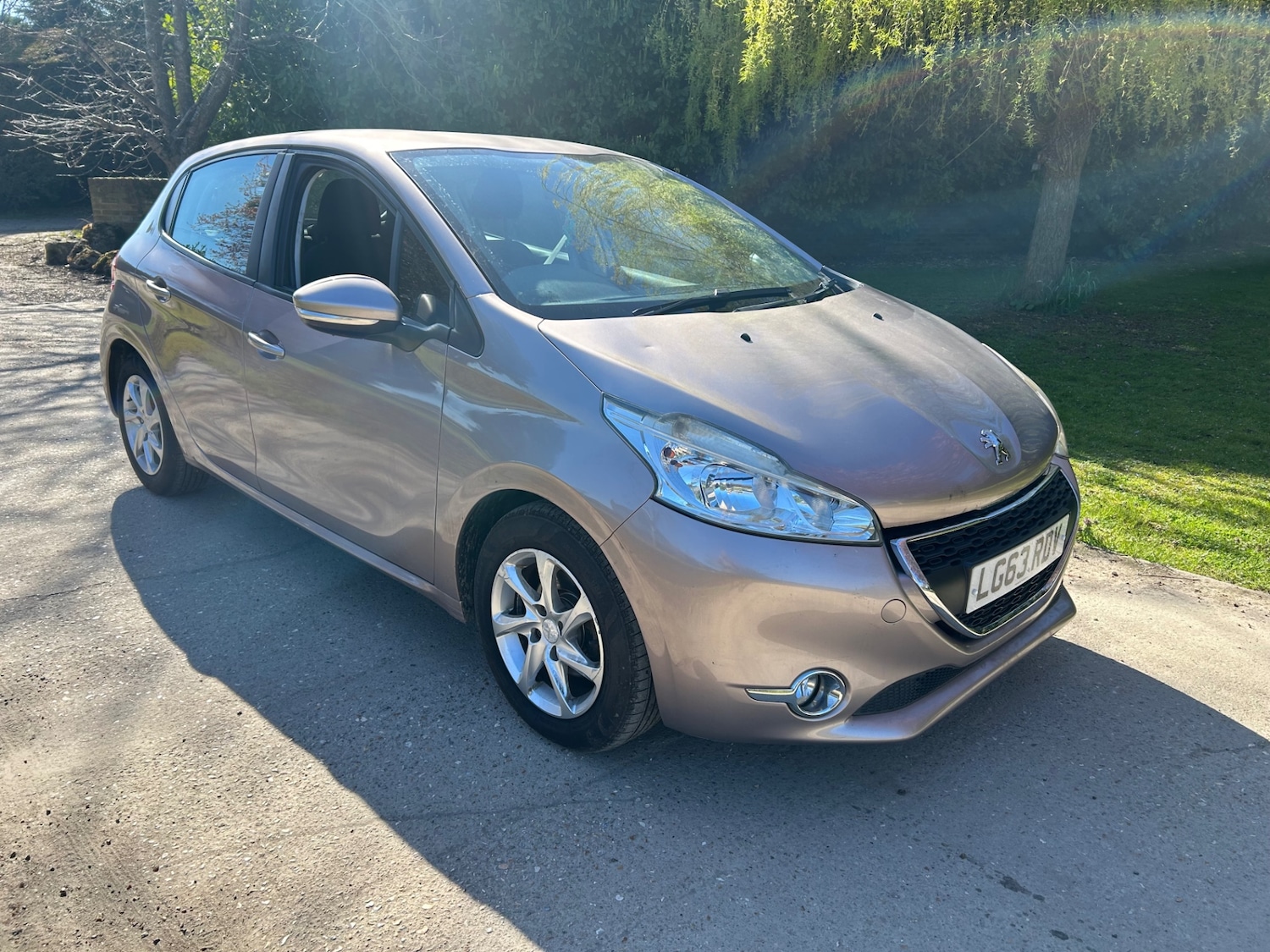 Used Peugeot 208 2013 for sale - 77974550: Photo 2