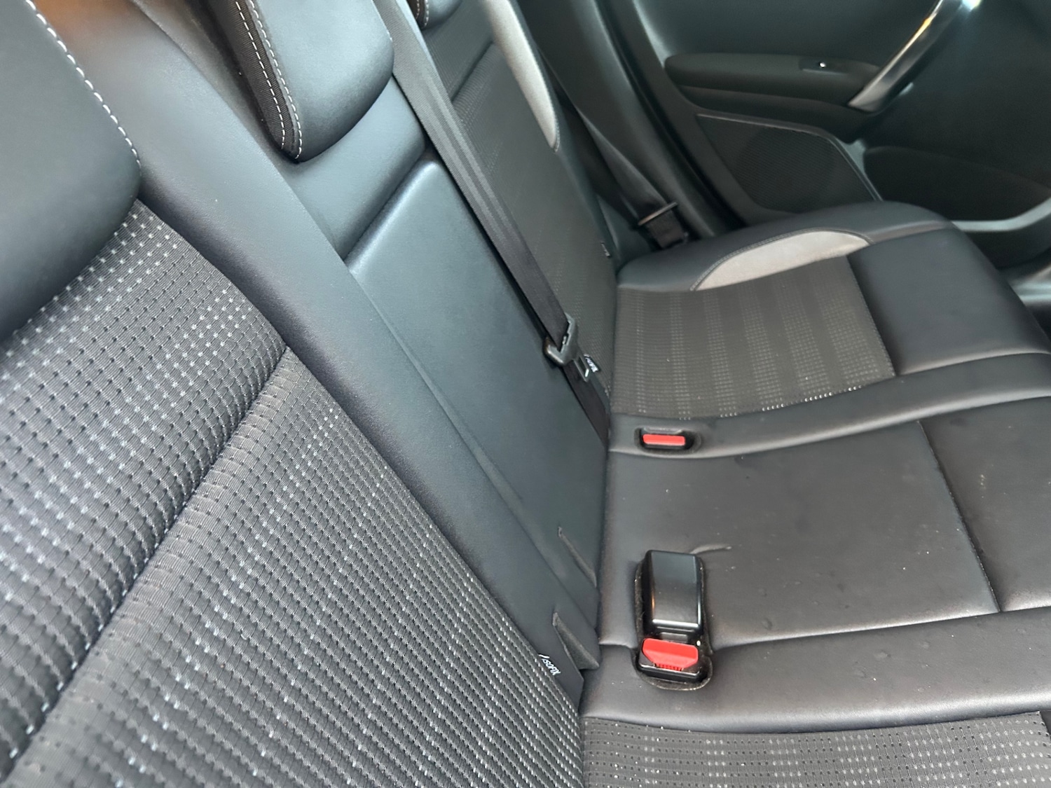 Used Peugeot 2008 2015 for sale - 77381030: Photo 5