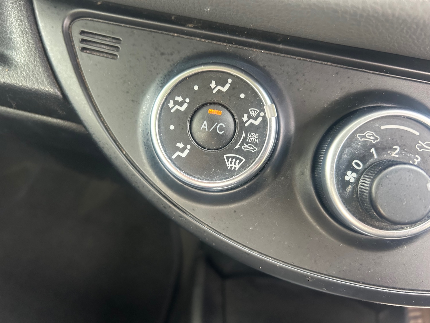 Used Toyota Yaris 2015 for sale - 76309799: Photo 12