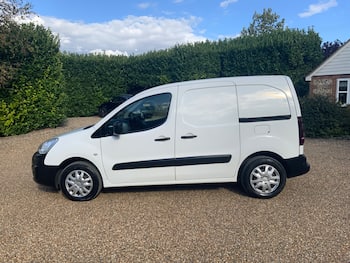 Used Peugeot Partner 2018 for sale - 79880006: Photo
