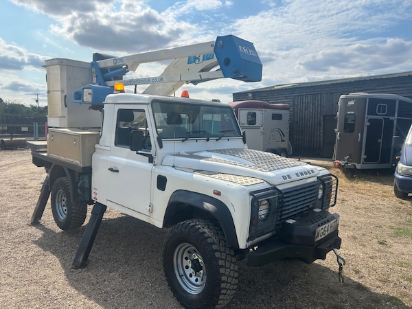 Used Land Rover Defender 2014 for sale - 75663046: Photo 2