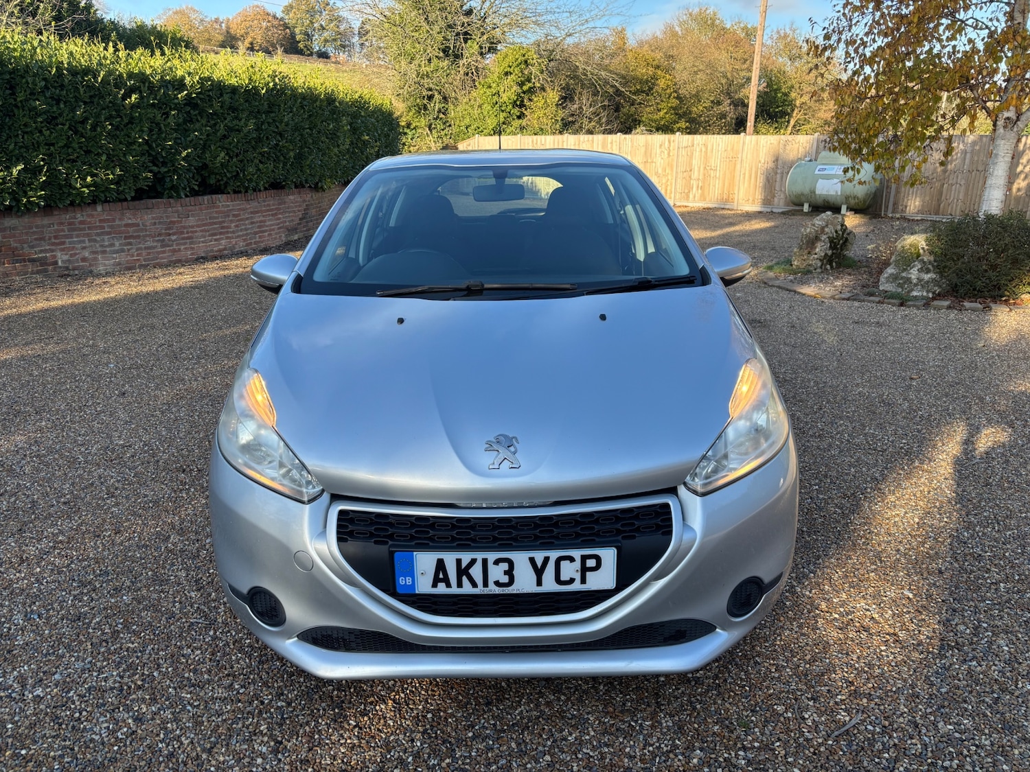 Used Peugeot 208 2013 for sale - 76693856: Photo 2