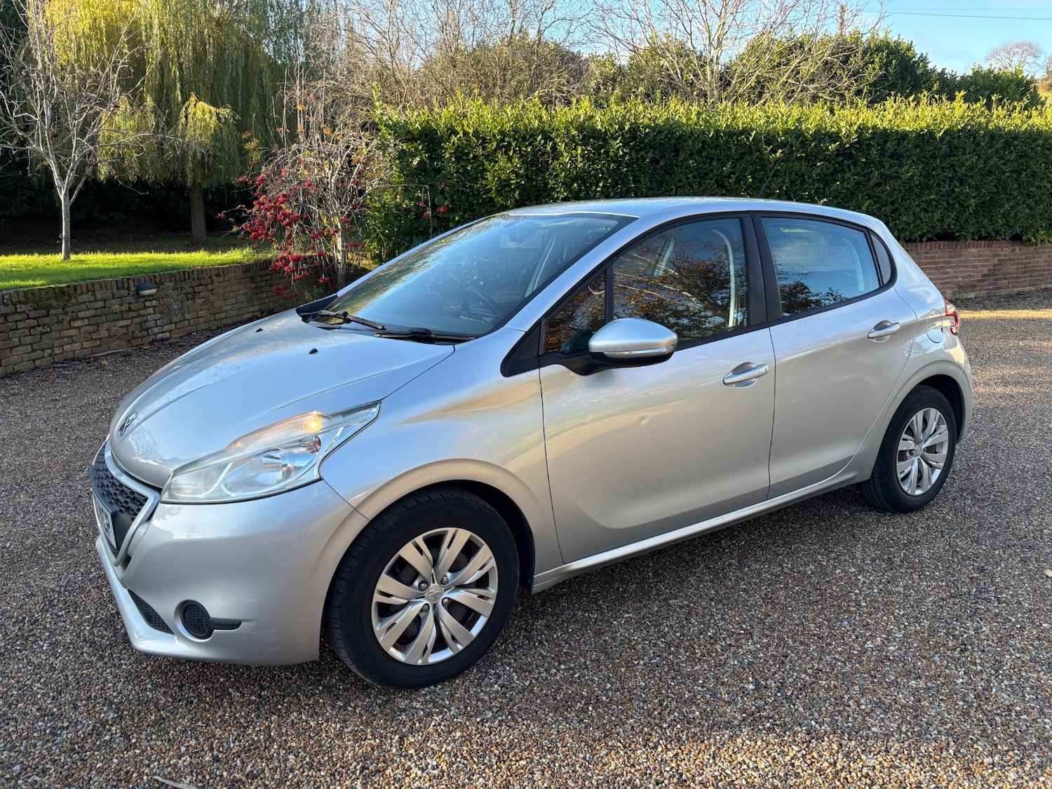 Used Peugeot 208 2013 for sale - 76693856: Photo 3