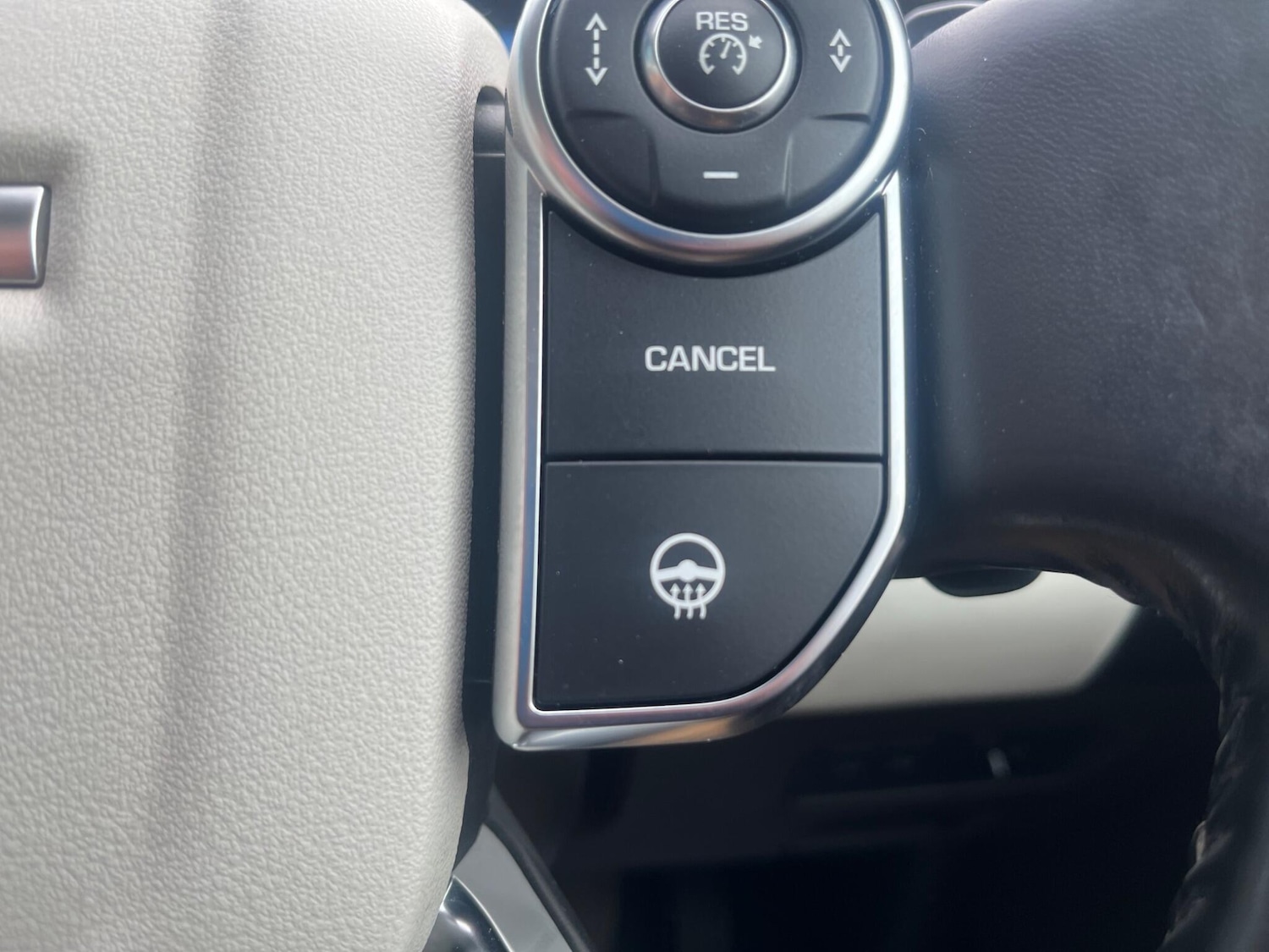 Used Land Rover Discovery 2018 for sale - 76307059: Photo 28
