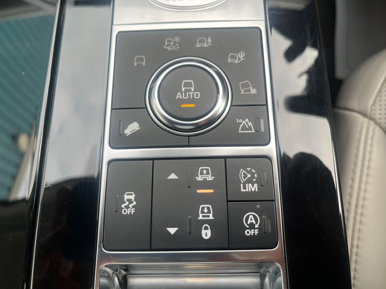 Used Land Rover Discovery 2018 for sale - 76307059: Photo 30