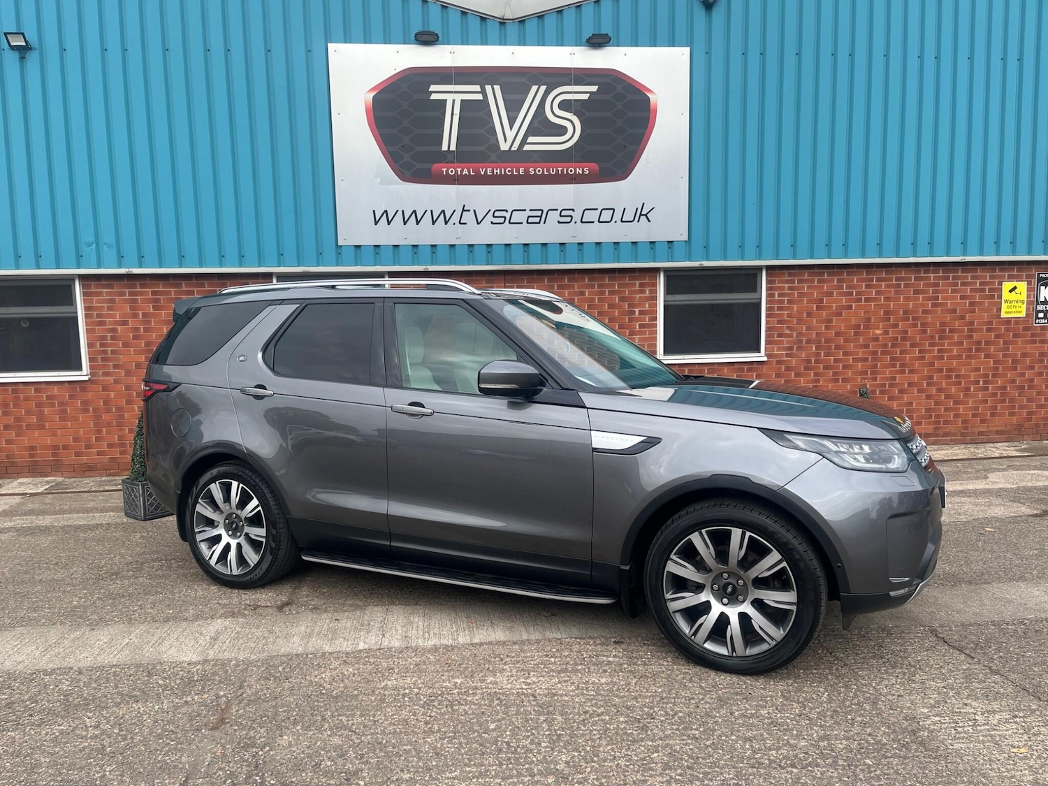 Used Land Rover Discovery 2018 for sale - 76307059: Photo 4