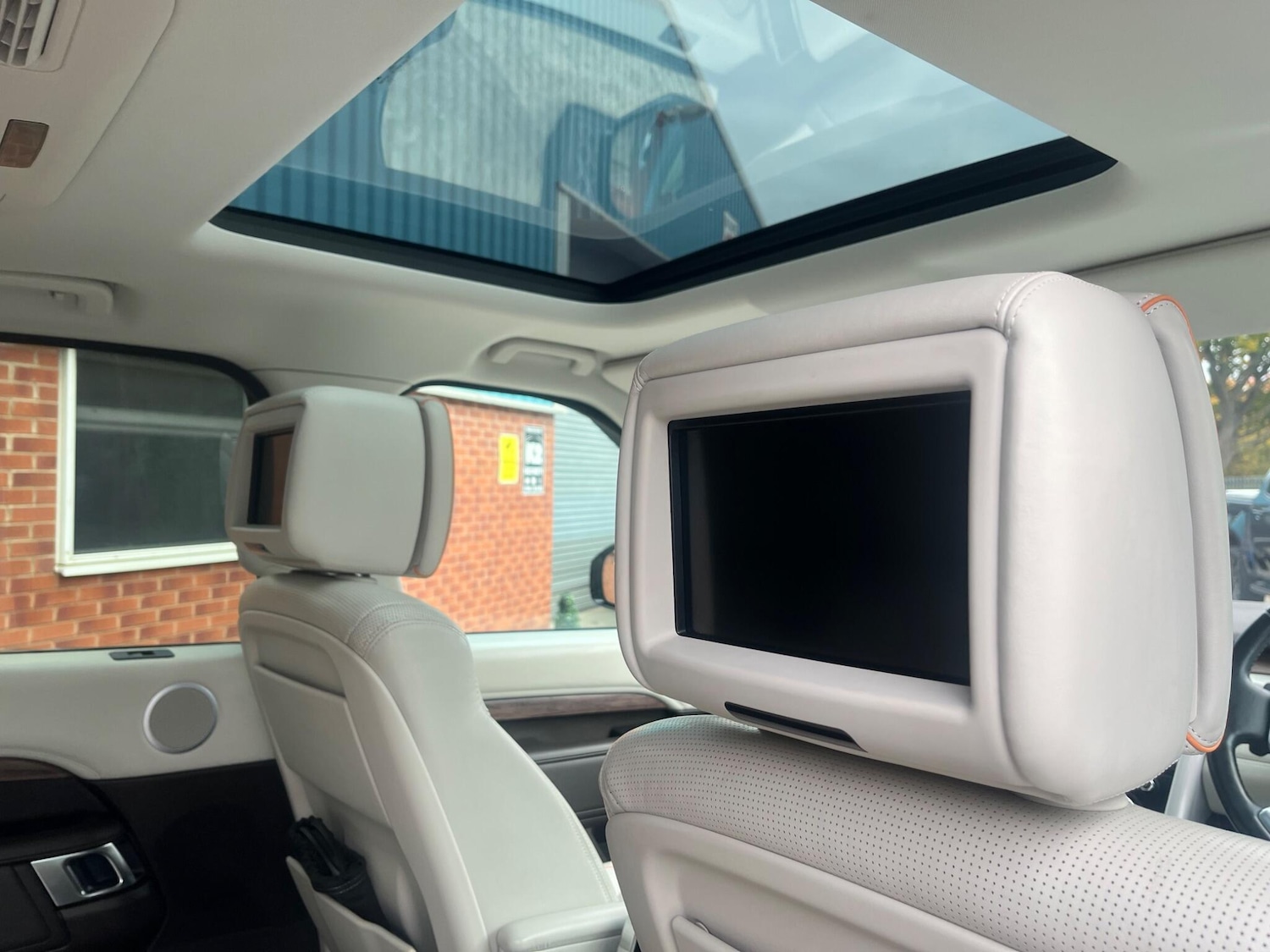 Used Land Rover Discovery 2018 for sale - 76307059: Photo 7