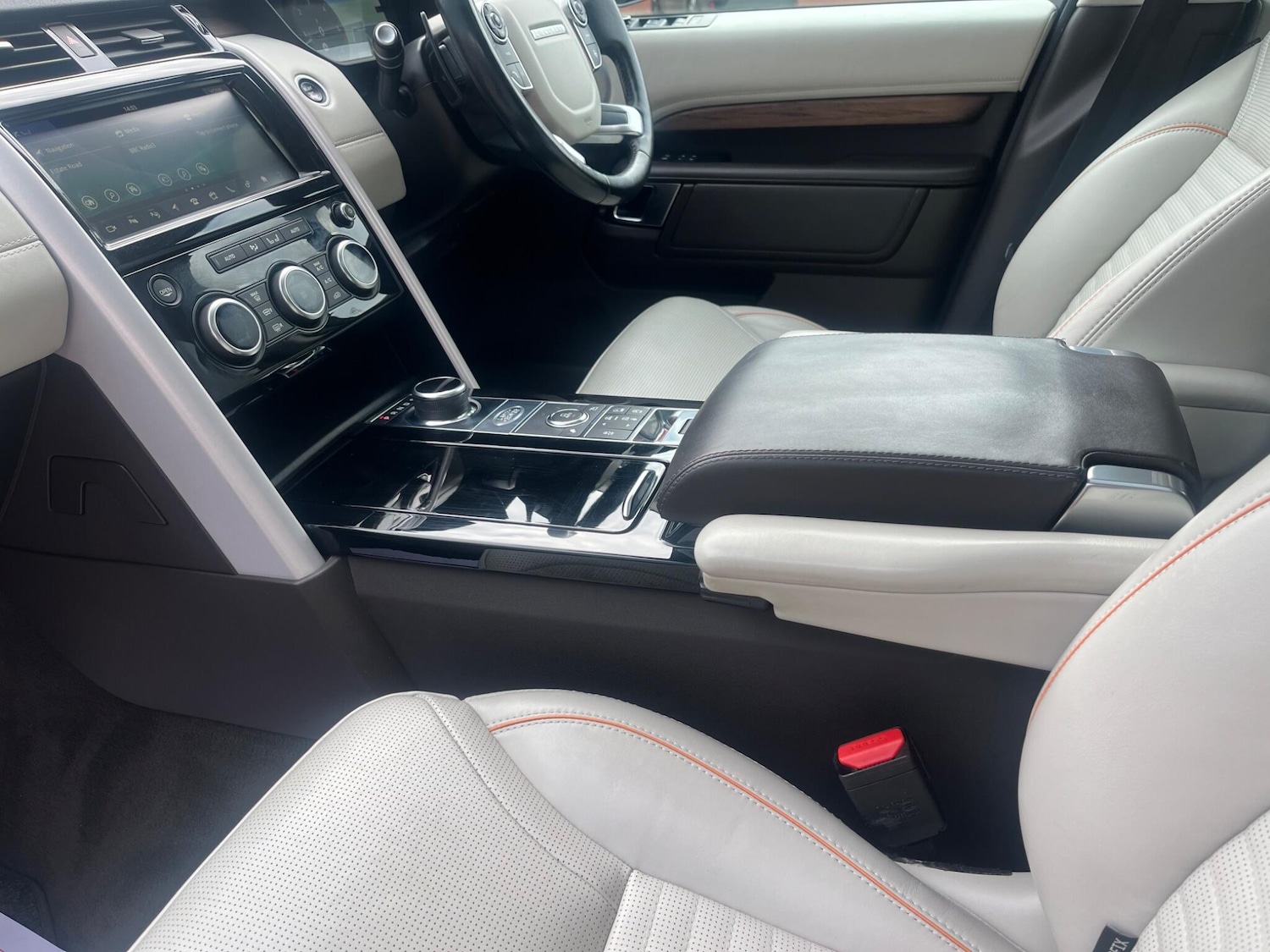 Used Land Rover Discovery 2018 for sale - 76307059: Photo 9