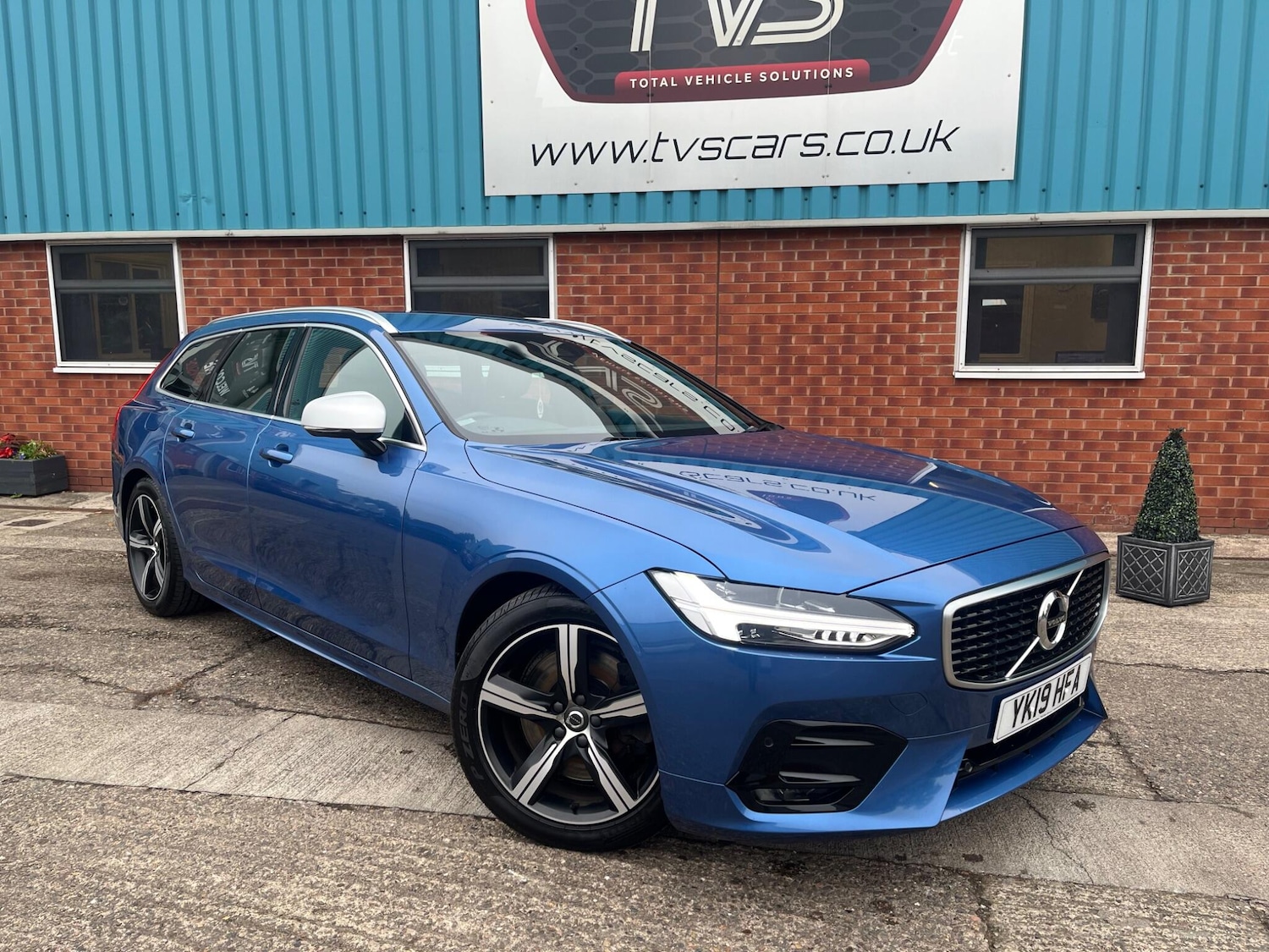 Used Volvo V90 2019 for sale - 76990431: Photo 2