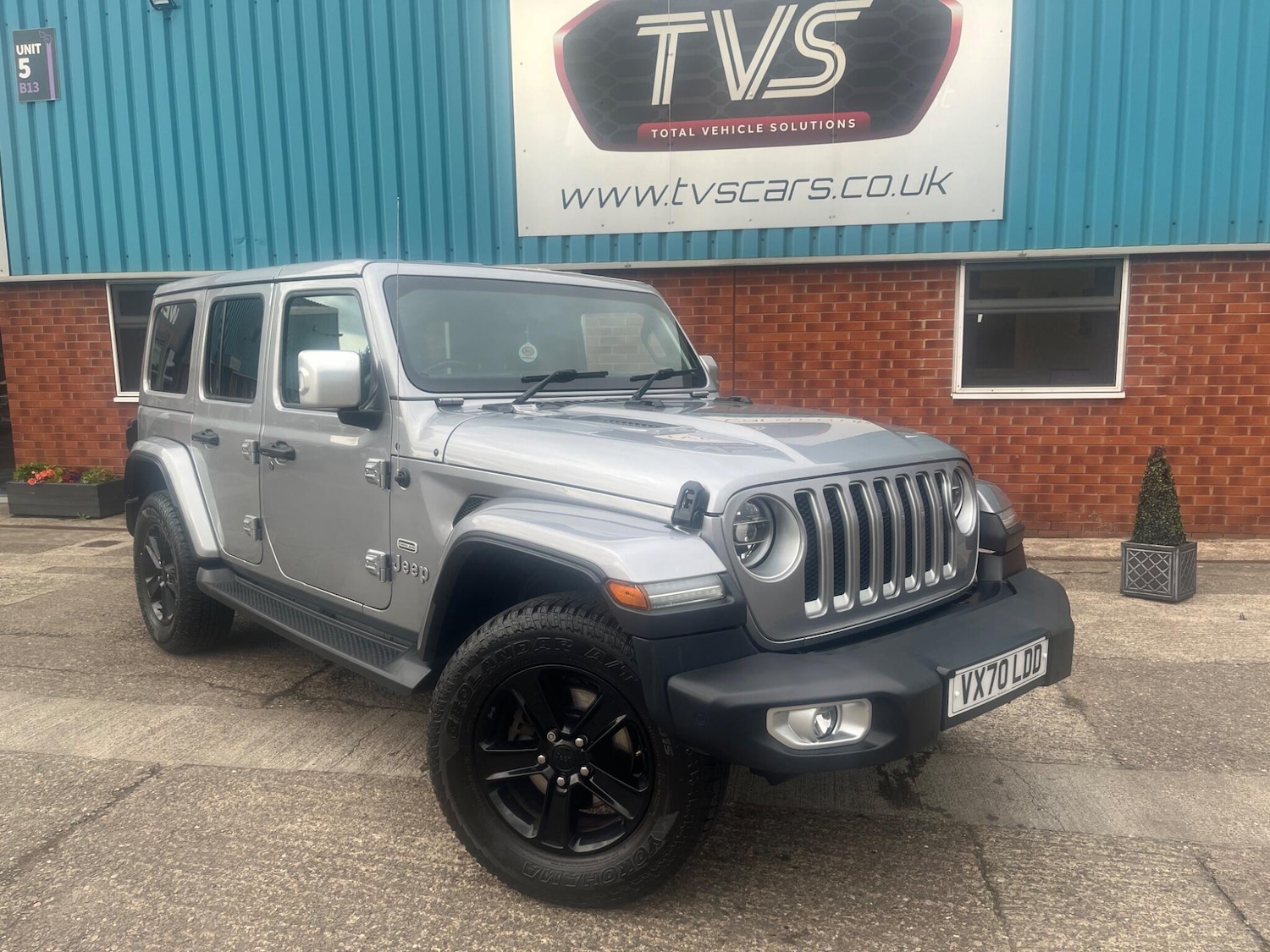 Used Jeep Wrangler 2020 for sale - 76349591: Photo 2