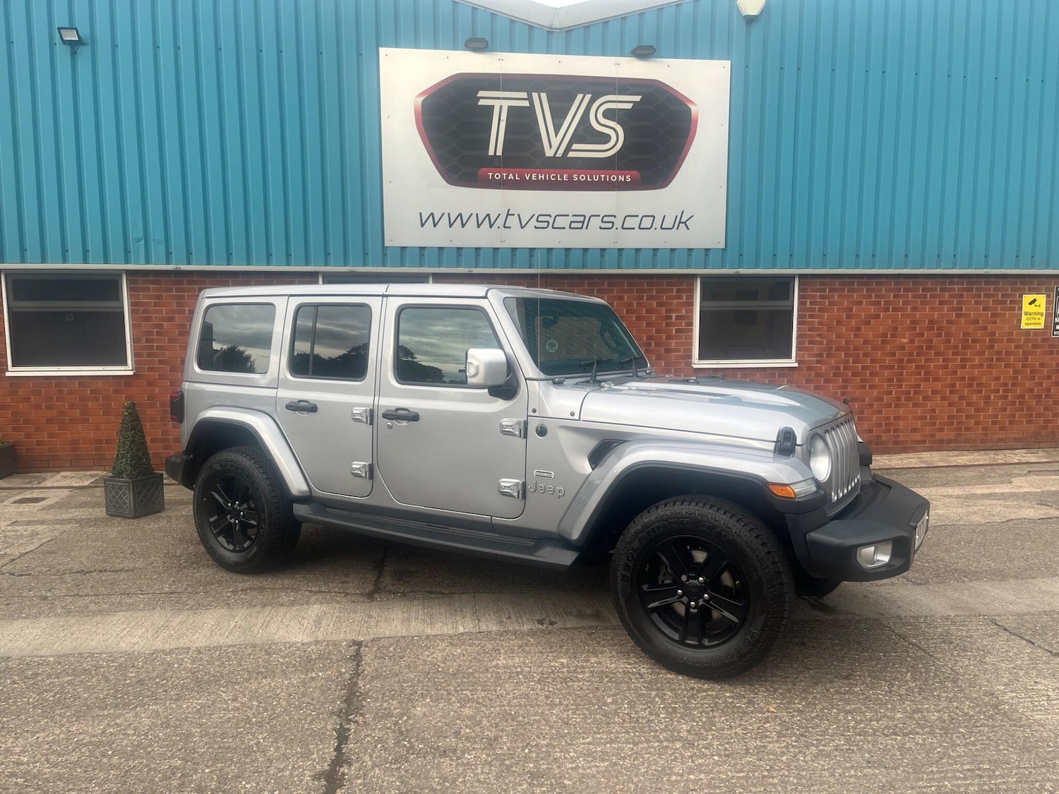 Used Jeep Wrangler 2020 for sale - 76349591: Photo 4