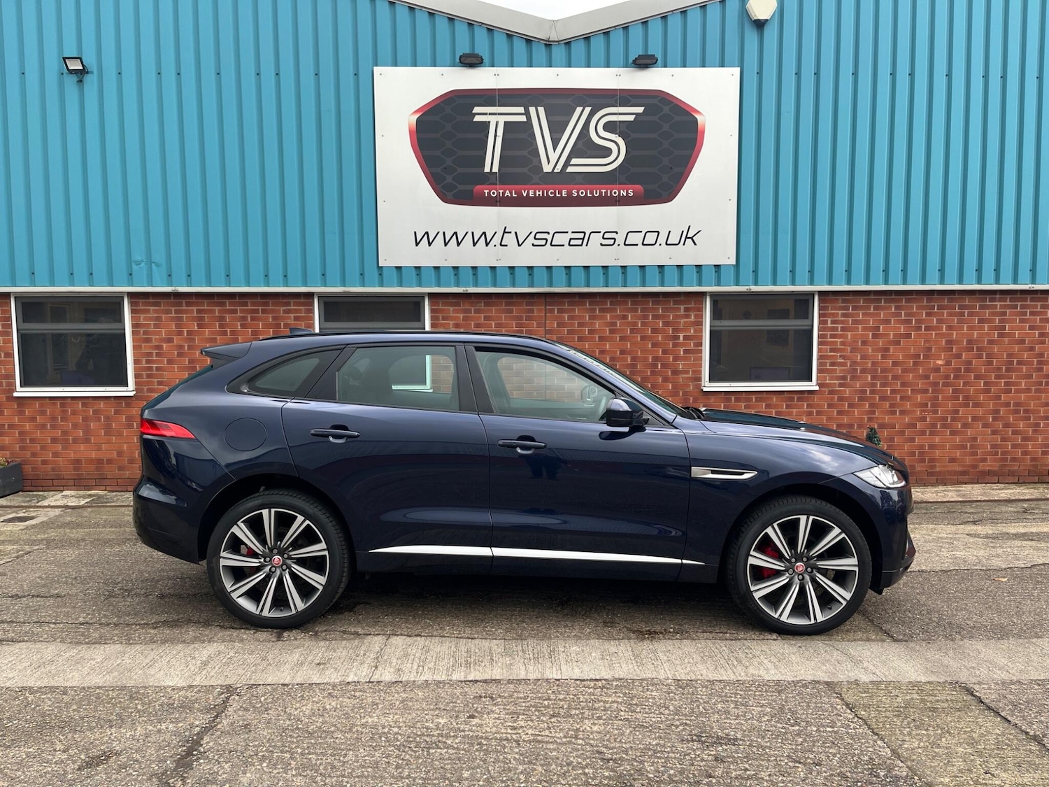 Used Jaguar F-Pace 2017 for sale - 76990440: Photo 25