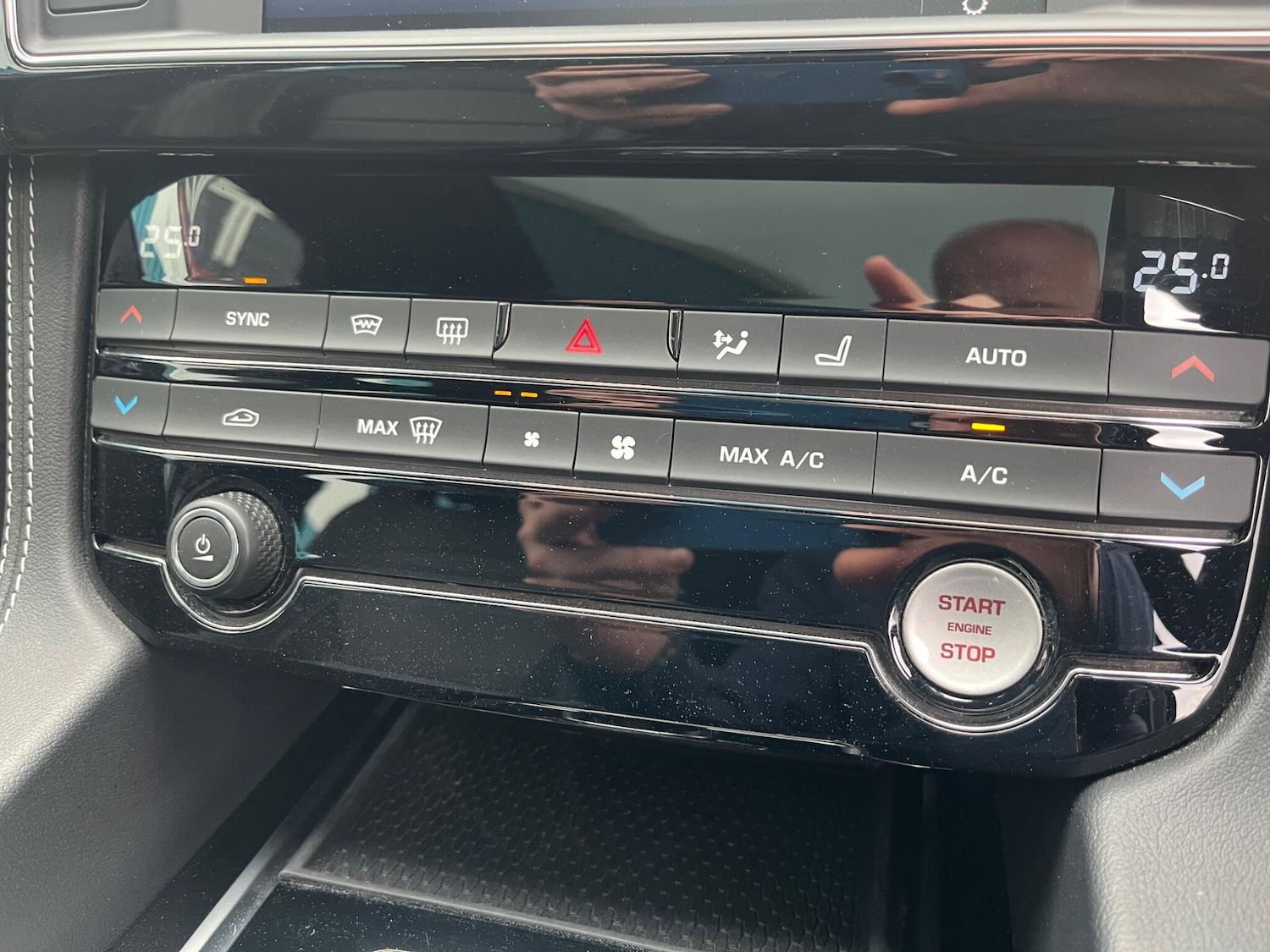 Used Jaguar F-Pace 2017 for sale - 76990440: Photo 28