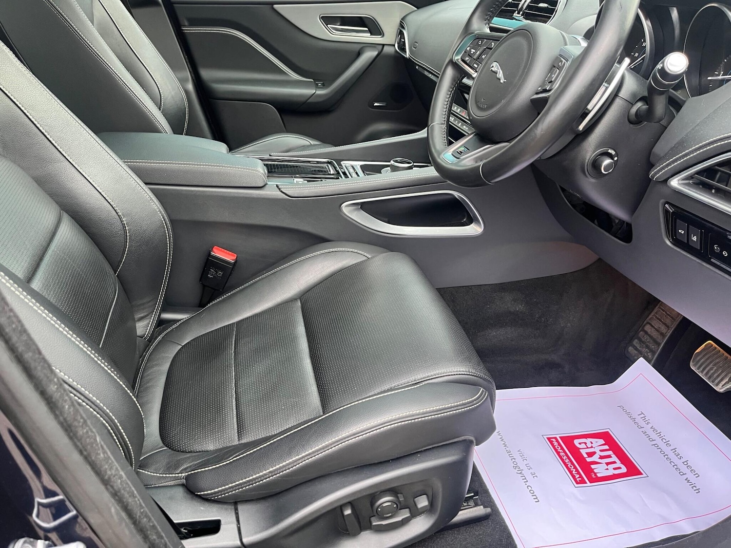 Used Jaguar F-Pace 2017 for sale - 76990440: Photo 8